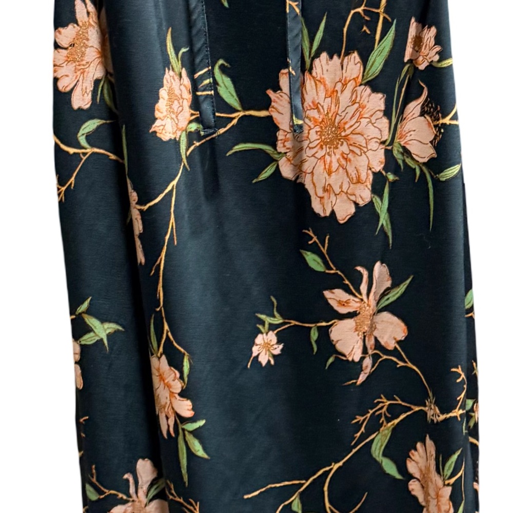 Urban Outfitters Betsy Floral Tie front Midi Dress - Picture 6 of 7